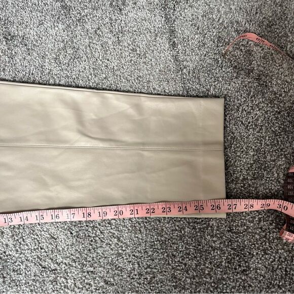 Ann Taylor Faux Leather Pull on Pant - Picture 12 of 13